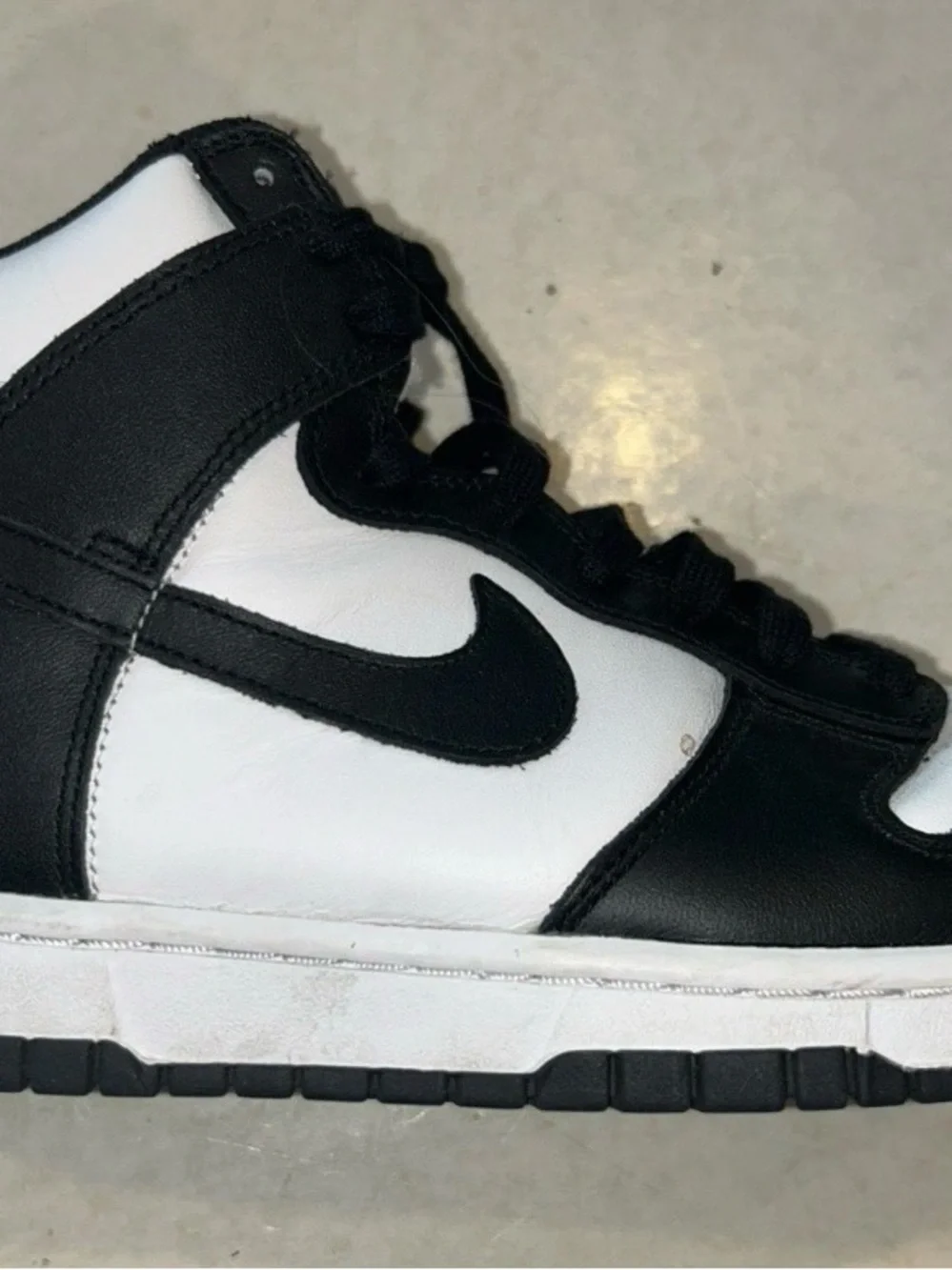 Nike Dunk High “Panda” Women’s 9 – Black/White Sneakers DD1869-103